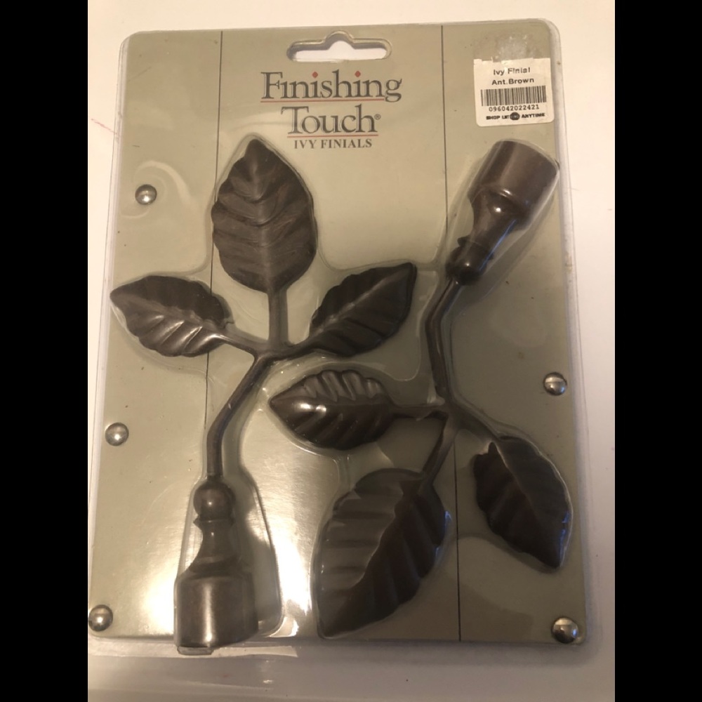 IVY FINIALS